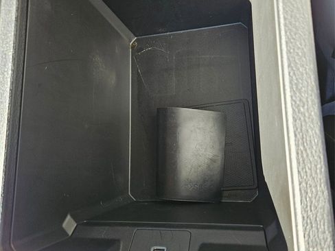 Used 2025 Mitsubishi Outlander SE image 27