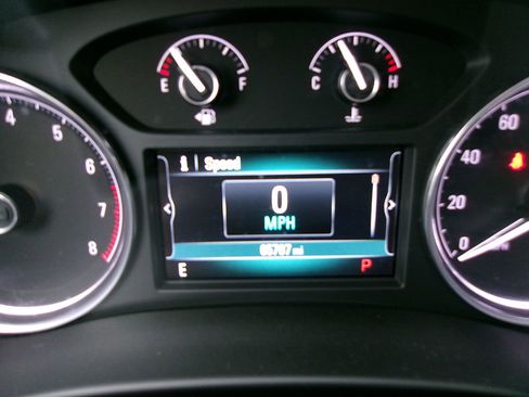 Used 2019 Buick Enclave Essence w/ LPO, Luxury Package image 19