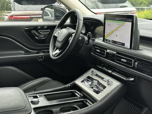 Certified 2023 Lincoln Aviator AWD w/ Premium Package image 33