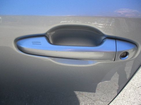 Used 2019 Toyota Highlander XLE image 39