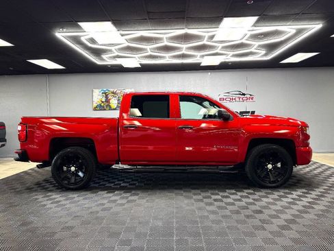 Used 2018 Chevrolet Silverado 1500 Custom w/ Custom Value Package AWD/4WD image 16
