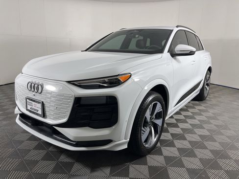 Certified 2025 Audi Q6 e-tron Premium w/ Convenience Package image 4