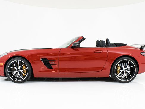 Used 2015 Mercedes-Benz SLS AMG GT Final Edition image 3