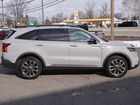 Used 2022 Kia Sorento SX Prestige image 24