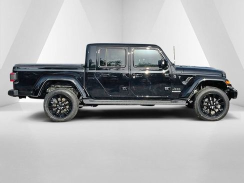 Used 2022 Jeep Gladiator High Altitude AWD/4WD image 9