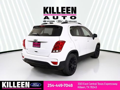 Used 2021 Chevrolet Trax LT w/ Sport Edition image 8