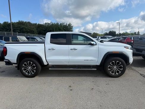 Used 2024 GMC Canyon Denali AWD/4WD image 14