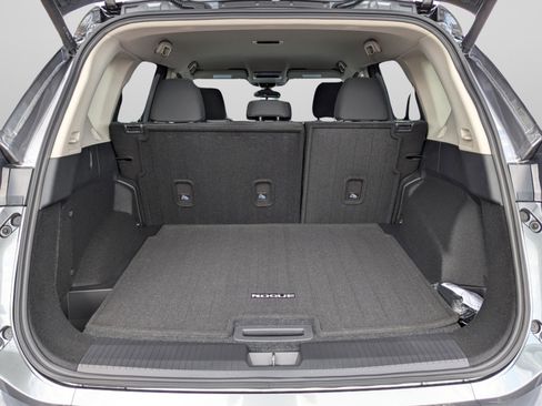 New 2026 Nissan Rogue SV FWD image 10
