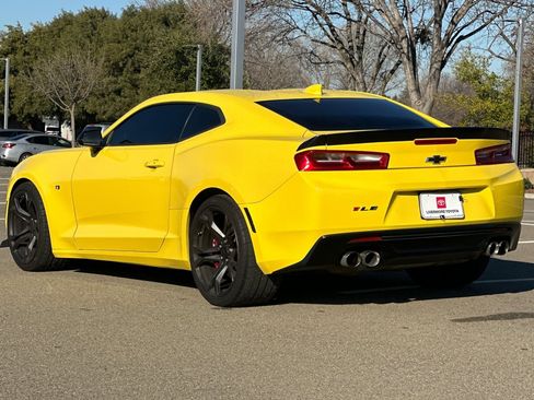 Used 2018 Chevrolet Camaro SS image 12