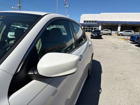 Used 2015 Honda Accord LX image 12