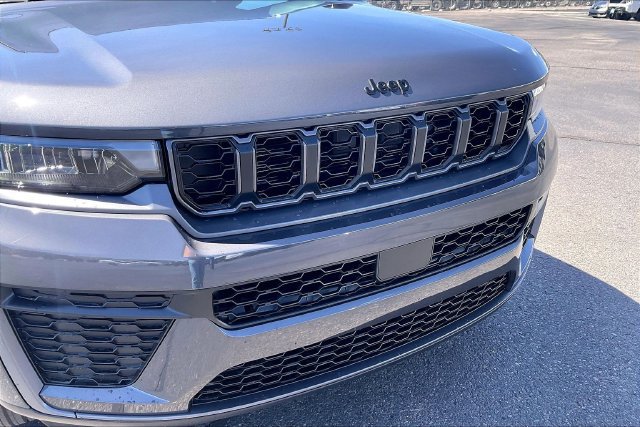 New 2026 Jeep Grand Cherokee Altitude AWD/4WD image 34