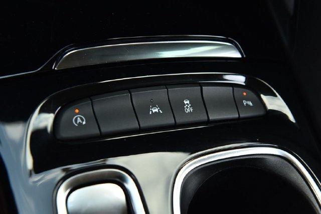 Used 2022 Buick Envision Preferred FWD image 16