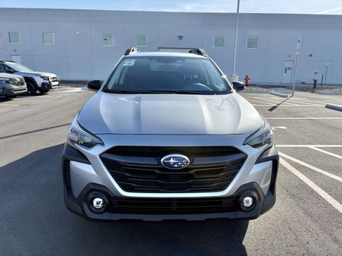 Certified 2025 Subaru Outback Premium AWD/4WD image 2