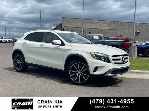 Used 2016 Mercedes-Benz GLA 250 4MATIC image 1