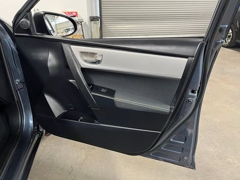 Used 2017 Toyota Corolla LE w/ Carpet Mat Package (TMS) FWD image 12
