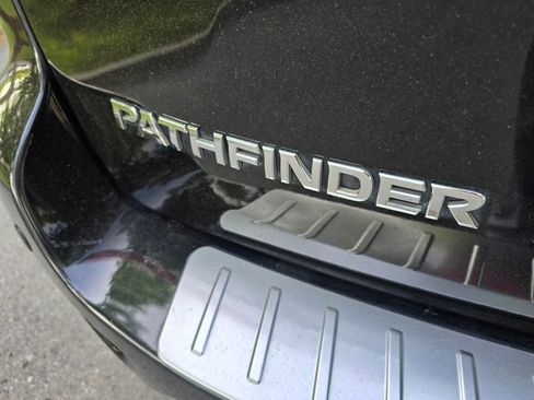 Used 2018 Nissan Pathfinder Platinum FWD image 9