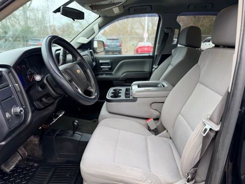 Used 2017 Chevrolet Silverado 1500 Custom w/ Custom Convenience Package image 6