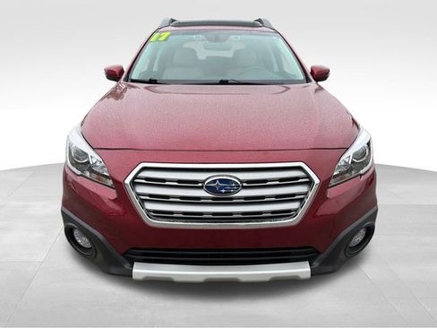 Used 2017 Subaru Outback 2.5i Limited image 2