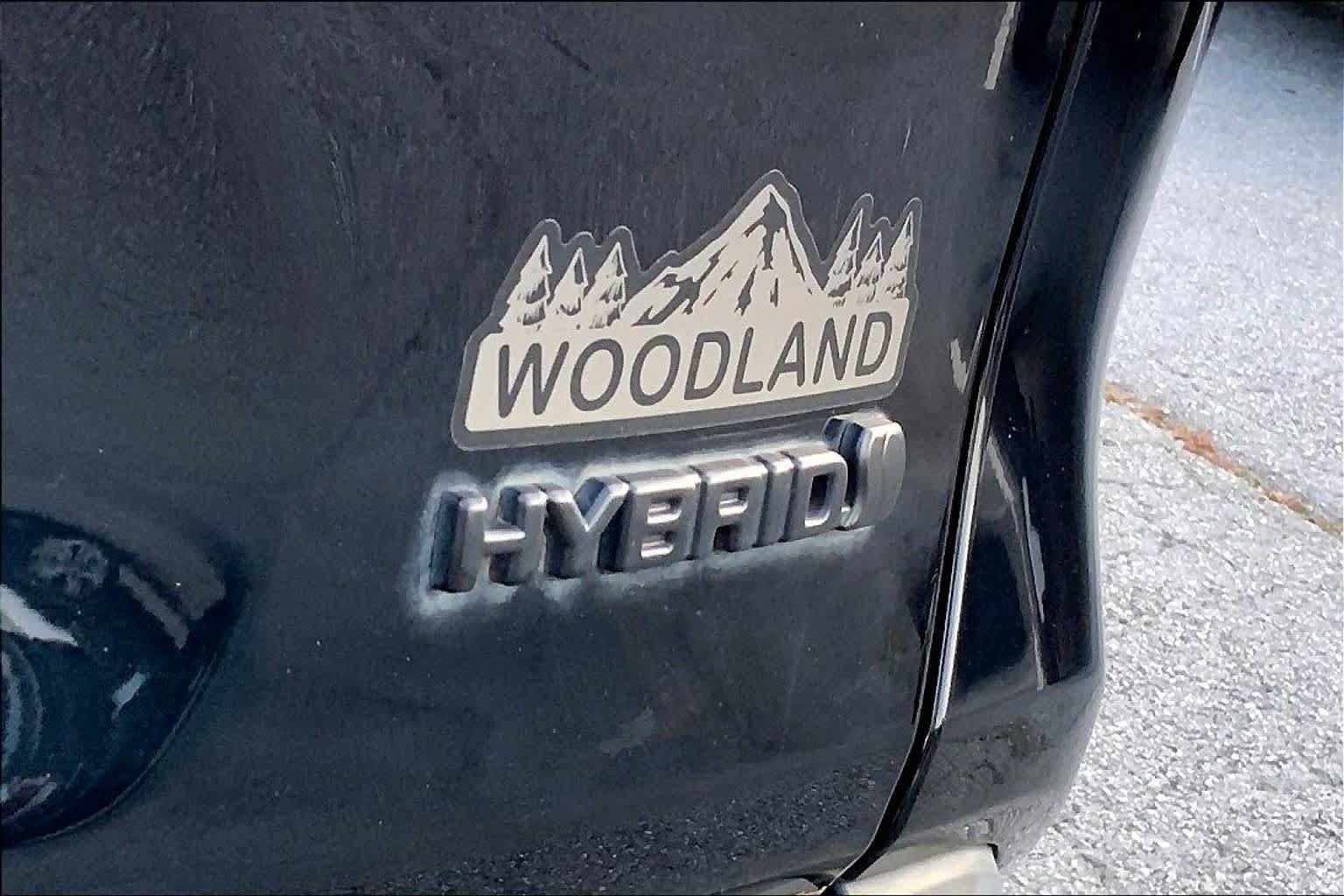 Used 2023 Toyota RAV4 AWD Hybrid image 9