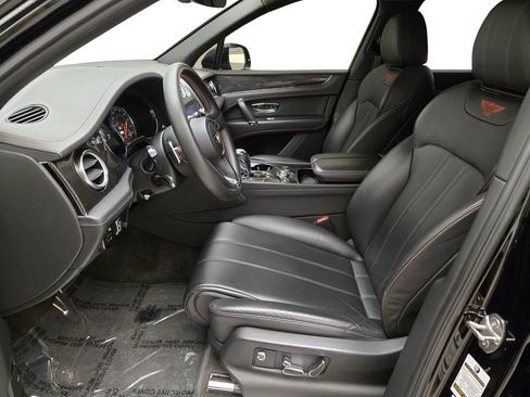 Used 2019 Bentley Bentayga image 18