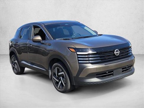 Certified 2025 Nissan Kicks SV FWD image 3
