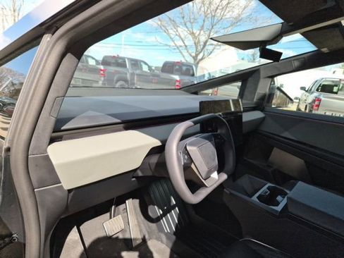 Used 2024 Tesla Cybertruck AWD Crew Cab image 14