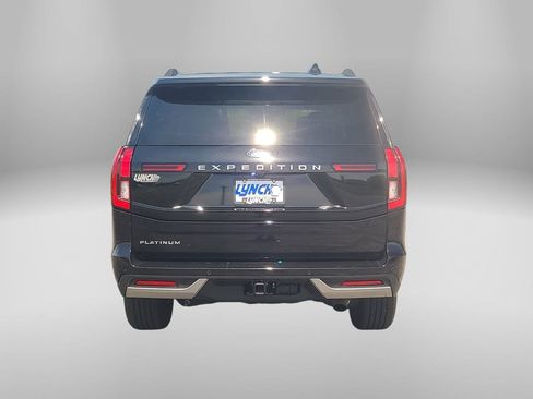 Used 2025 Ford Expedition Platinum AWD/4WD image 3