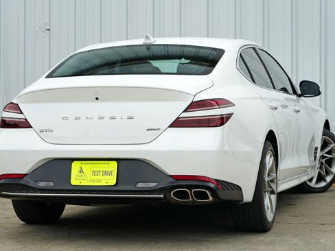 Used 2022 Genesis G70 2.0T image 4