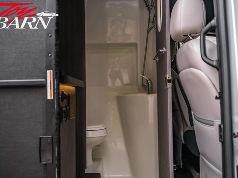 Used 2020 Mercedes-Benz Sprinter 2500 image 46