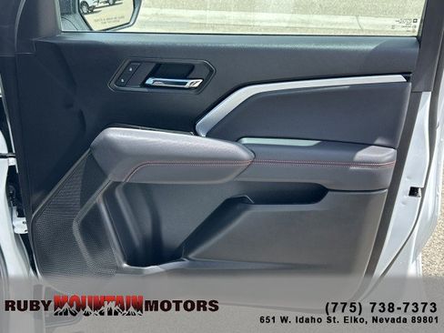 Used 2025 Chevrolet Colorado Z71 AWD/4WD image 24