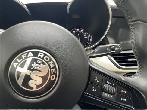 Used 2020 Alfa Romeo Giulia w/ Nero Edizione RWD image 40
