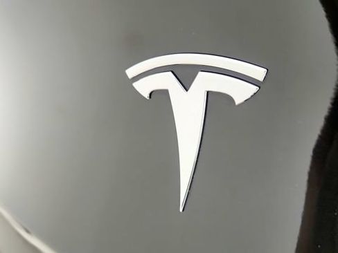 Used 2025 Tesla Model Y Long Range AWD/4WD image 33