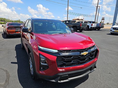 Used 2026 Chevrolet Equinox LT w/ Convenience Package II AWD/4WD image 7