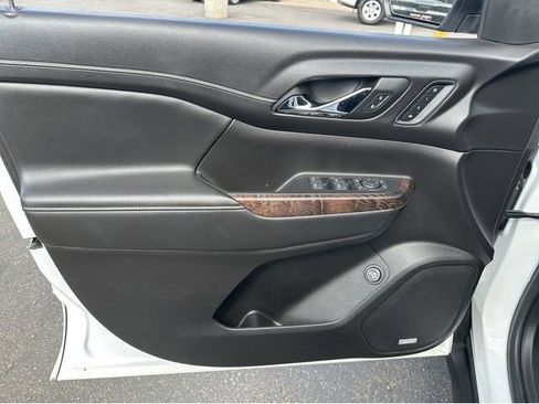 Certified 2023 GMC Acadia Denali image 5