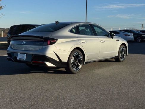 New 2026 Hyundai Sonata SEL FWD image 3