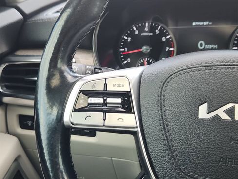 Certified 2022 Kia Telluride SX w/ SX Prestige Package image 27