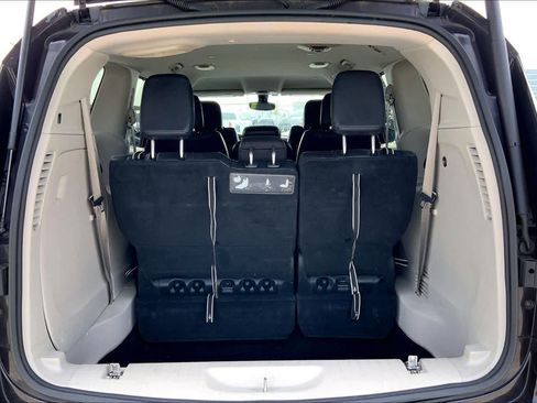 Used 2017 Chrysler Pacifica Touring-L Plus w/ Tire & Wheel Group FWD image 34