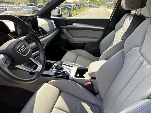 Used 2024 Audi Q5 2.0T Premium w/ Summer of Audi Package image 16