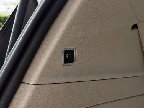 Used 2021 Chrysler Pacifica Limited w/ Premium & Safety Sphere Group AWD/4WD image 10