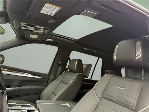 Used 2026 Cadillac Escalade Platinum Sport AWD/4WD image 19