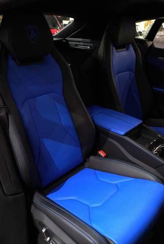 Used 2020 Lamborghini Urus AWD/4WD image 18