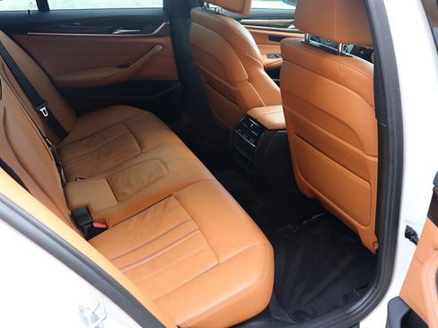 Used 2019 BMW 530i image 13