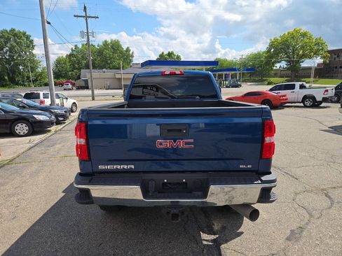 Used 2017 GMC Sierra 2500 SLE w/ SLE Fleet Preferred Package AWD/4WD image 7