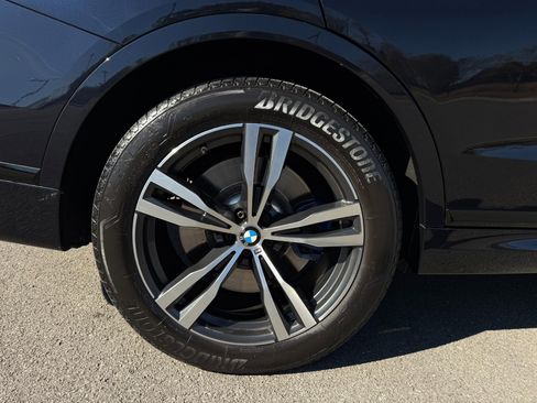 Used 2022 BMW X7 M50i image 15