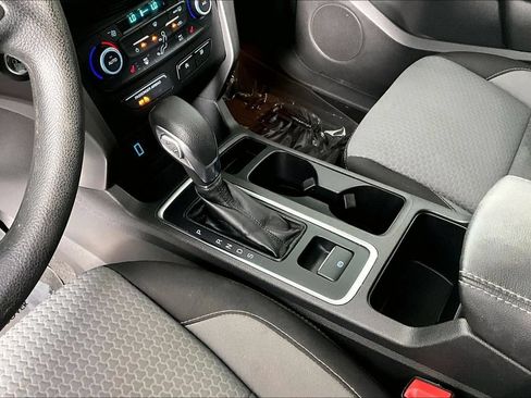 Used 2019 Ford Escape SE FWD image 17