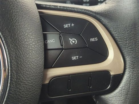 Used 2015 Jeep Renegade Latitude w/ Popular Equipment Group image 14