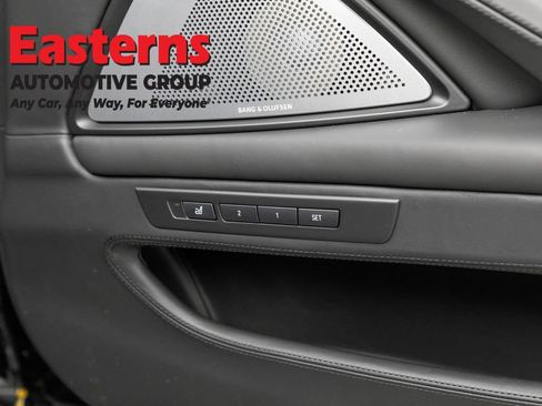 Used 2015 BMW M5 RWD image 43