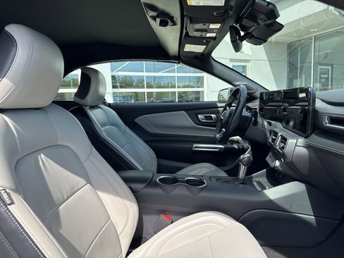 Used 2024 Ford Mustang Premium RWD image 31