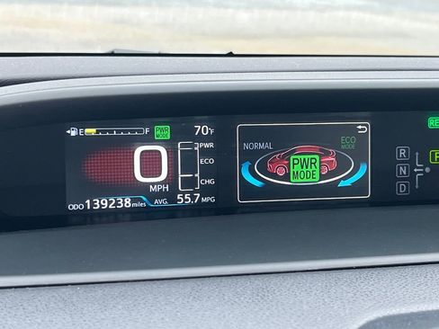 Used 2022 Toyota Prius L Eco FWD image 21