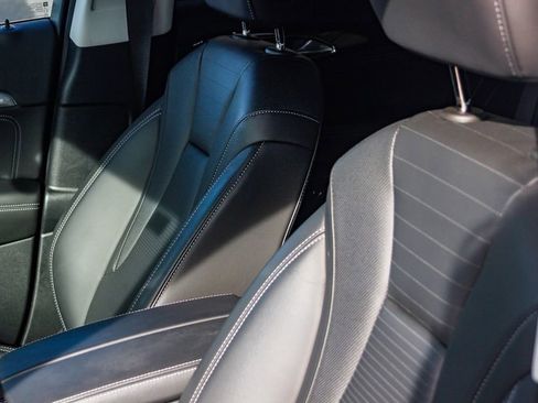 Used 2025 Buick Envision Preferred image 23